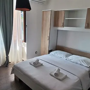  Apartamento Elin's In Center